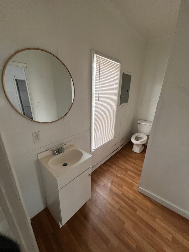 Photo - 411 E Troy St