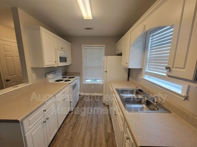 Photo - 1234 Longpoint Dr