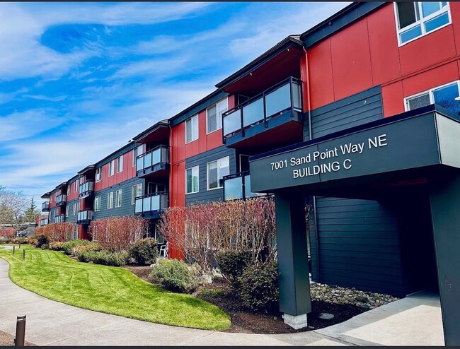Building Photo - 7001 Sand Point Way NE Unit C311