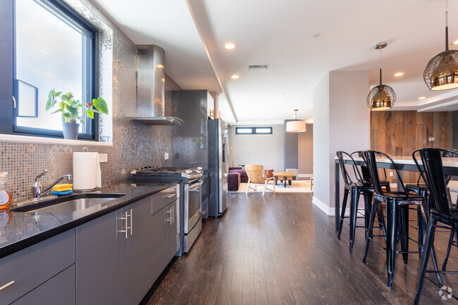 Lounge - Park Bayonne Apartments