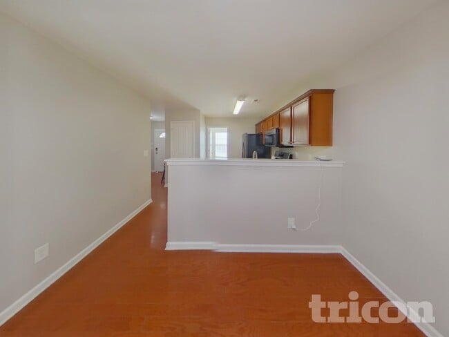 Photo - 9425 Macquarie Ln