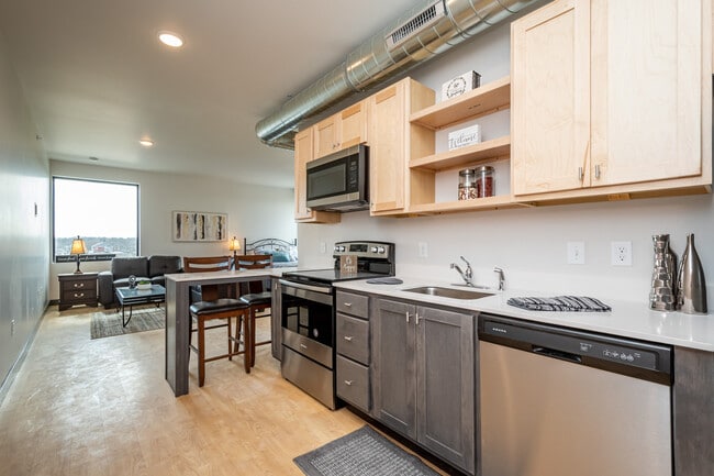 Photo - 245 Kingston