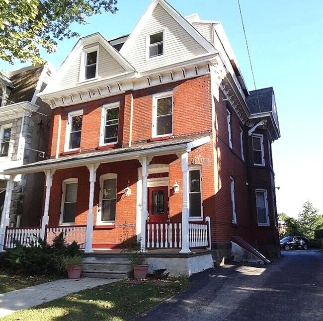 Photo - 204 Sumac St Unit 2