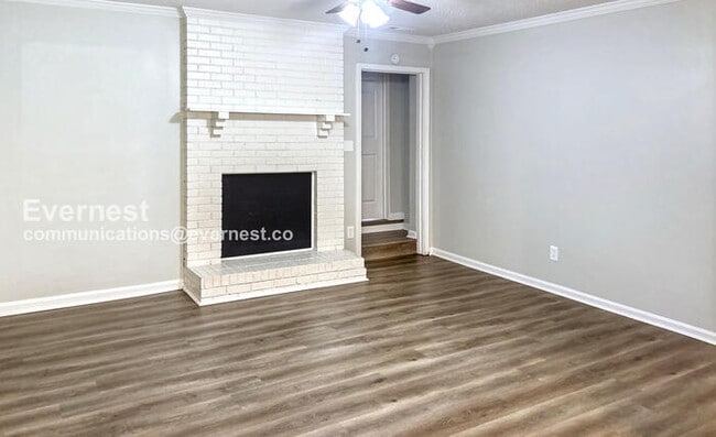 Photo - 106 Greenwood Cir