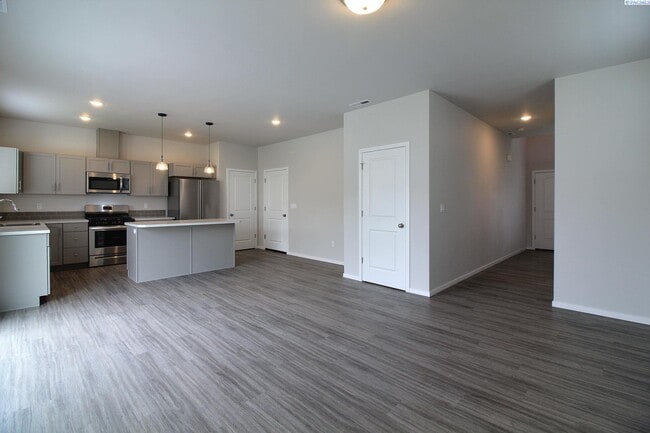 Photo - 3 bed/2 bath West Pasco Townhouse