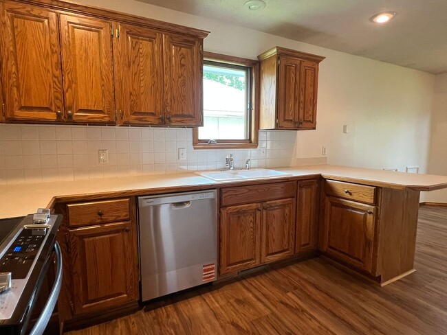 Photo - 3 Bed / 2 Bath in heart of Springfield