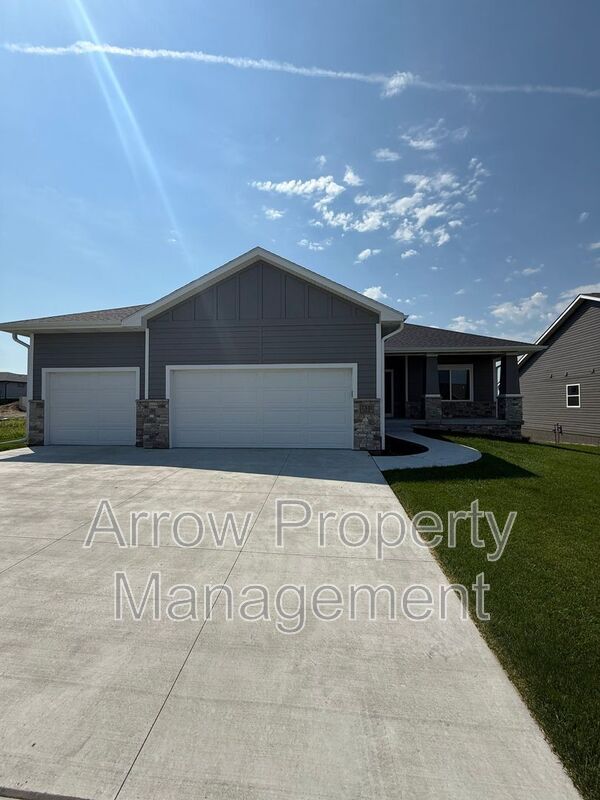 Building Photo - 7531 Aero Dr Rental
