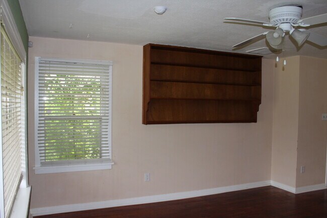 Photo - 2418 32nd St