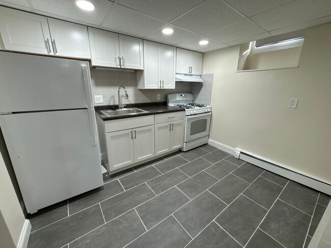 Building Photo - 1188 Commonwealth Ave Unit D