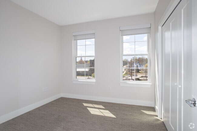 2BR, 2BA - 1,078Ft.² - Primary Bedroom - Orpheum Apartments