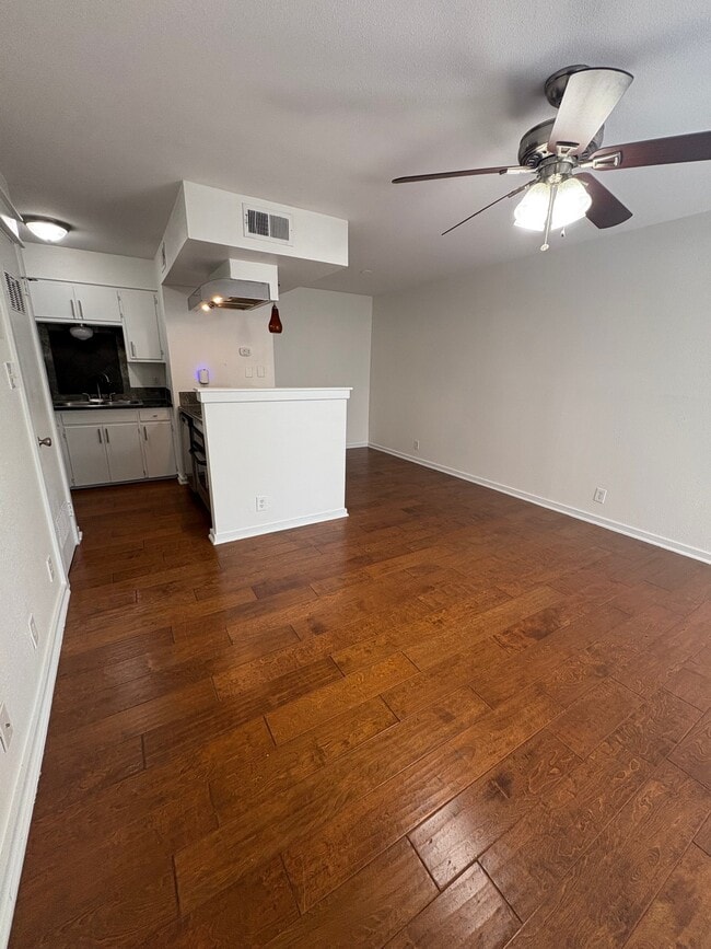1405 Hartford Rd