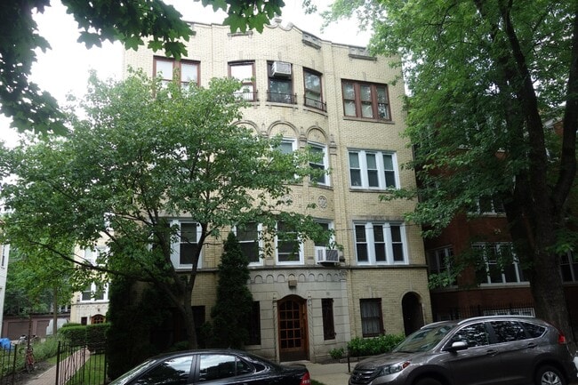 Building Photo - 1434 W Thome Ave Unit 2B