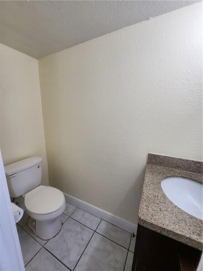 Photo - 2400 NW 52nd Ave Unit 2400