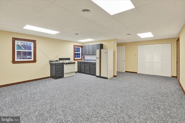 Photo - 392 5 Locks Rd