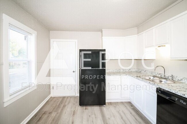 Photo - 3010 N Fonshill Ave