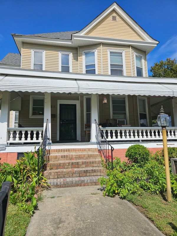 Building Photo - 228 Hardy Ave