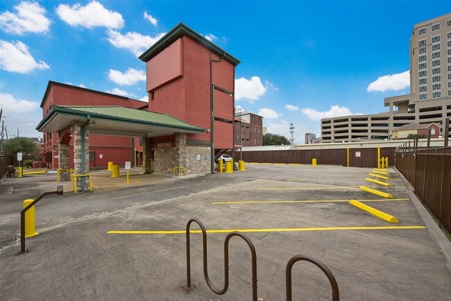 Building Photo - 1025 Swanson St Unit 314