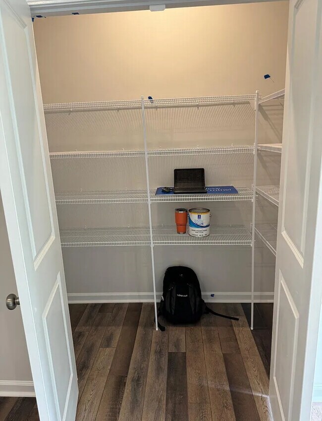 Photo - 1056 Lily Loch Way