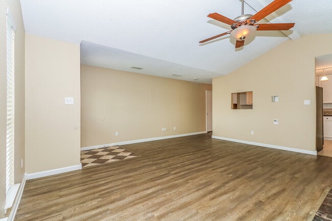 Photo - 8145 Waterside Trail