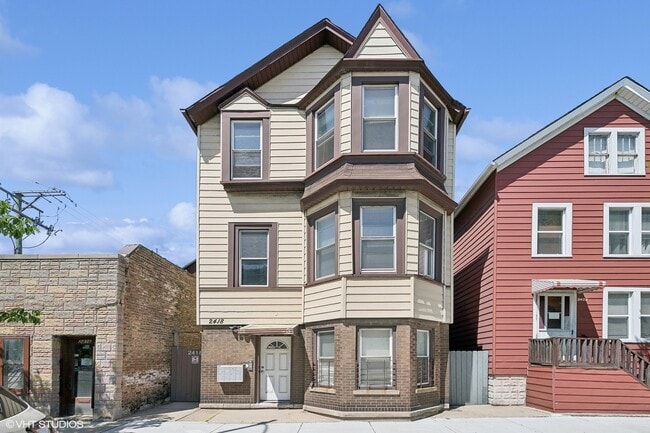 Building Photo - 2418 N Western Ave Unit 2F Rental