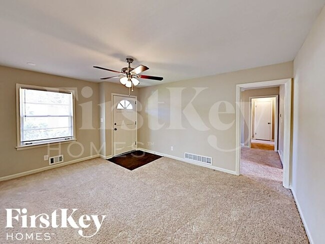 Photo - 2672 Lilac Dr