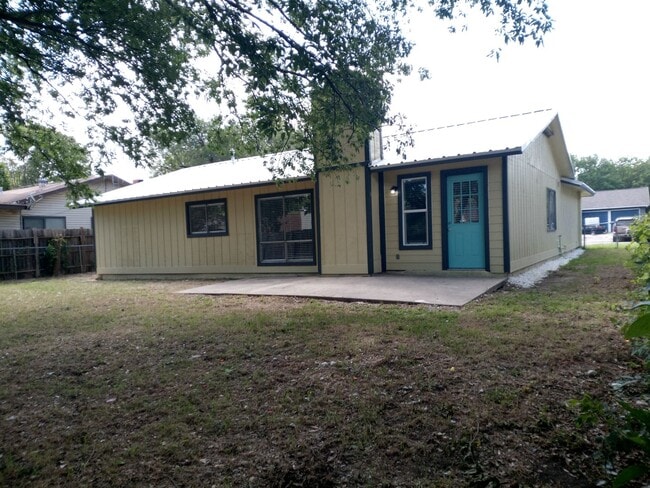 Building Photo - Stylish 3-Bedroom Home in Northwest San An...