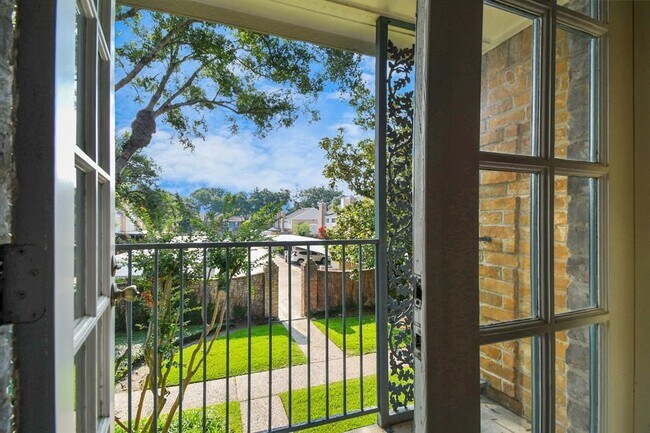 Photo - 1617 W Sam Houston Pkwy S