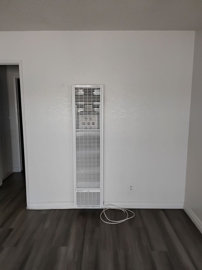 Photo - Singer Cedar 9852-54 Cedar