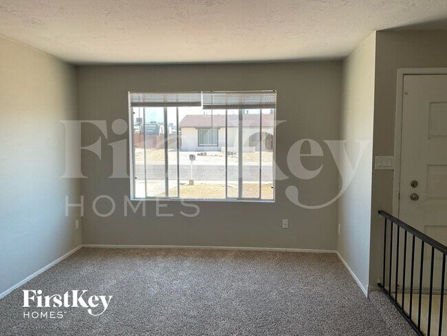 Photo - 3730 W Hartford Ave