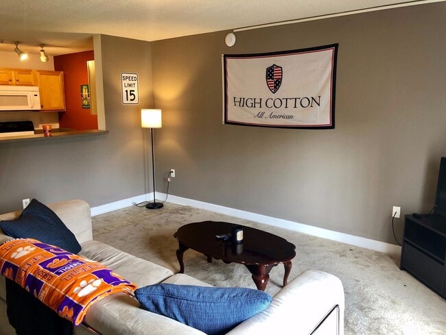 Photo - 221 Harts Cove Way