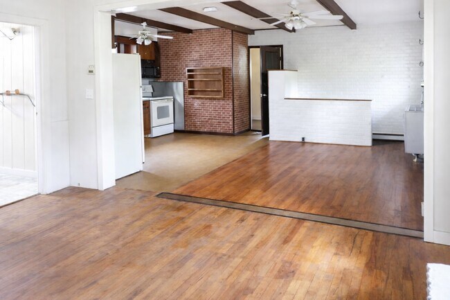 10 Walnut St