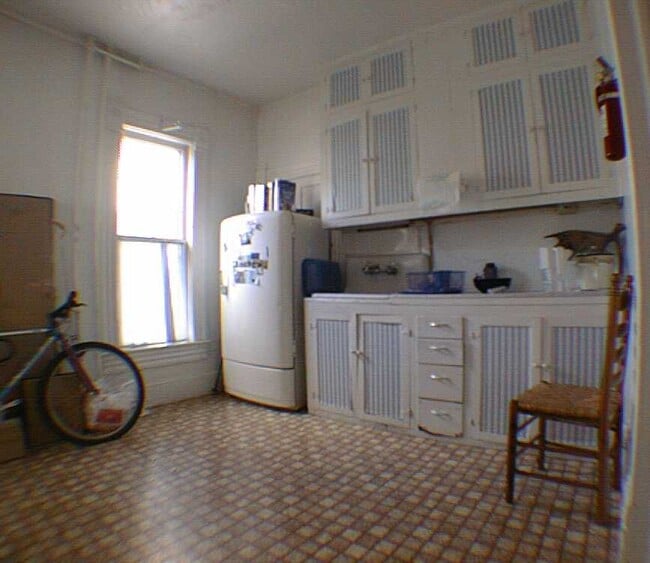 Kitchen - 465 N 5th St Unit Apt 1