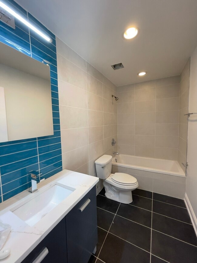 Photo - 904 W Winona St Unit 3S