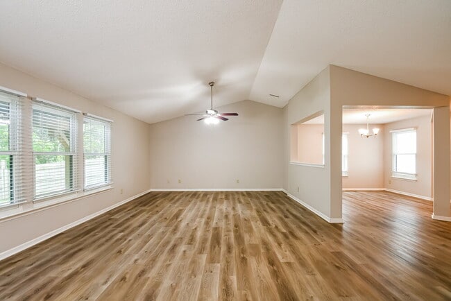 Photo - 8835 Youngs Creek Ln