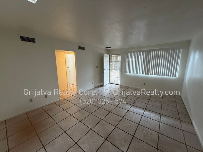 Photo - 2 Bedroom, 2 Bath Townhouse for Rent (Stone/Roger)