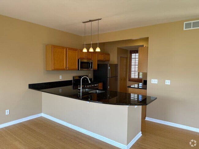 Building Photo - 7428 Thomas Dr Rental