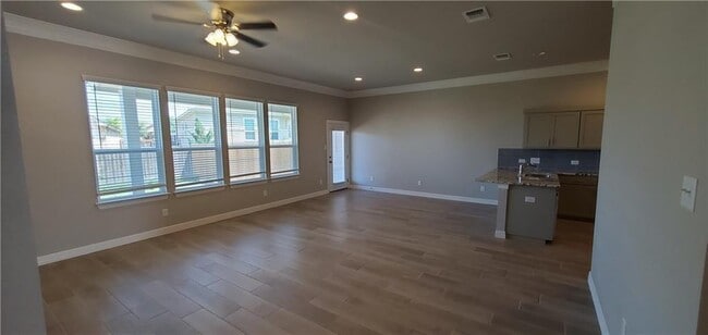 109 Everett Ct