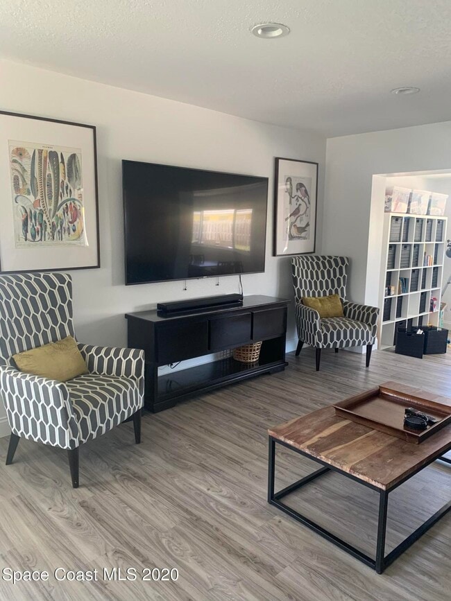 Photo - 120 Maple Dr