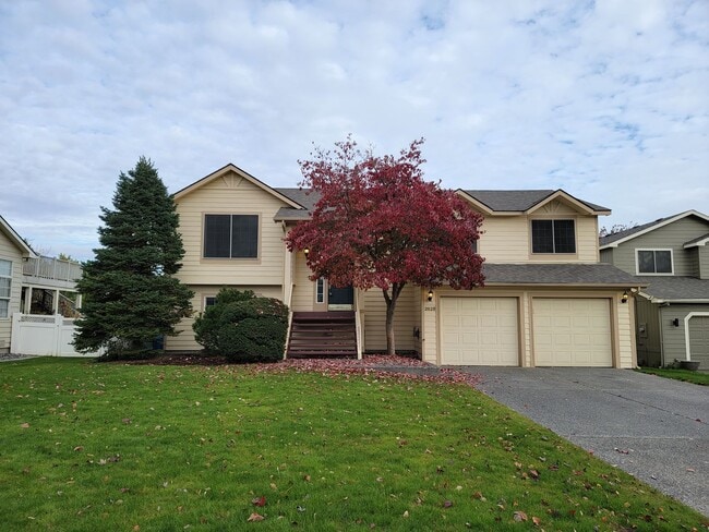 Building Photo - Horn Rapids Home with Bonus Room, Deck, an...