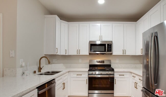 Building Photo - 348 Hauser Blvd Unit 1-316 Rental