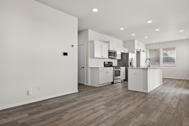 Photo - 1007 N Viewmont Rd