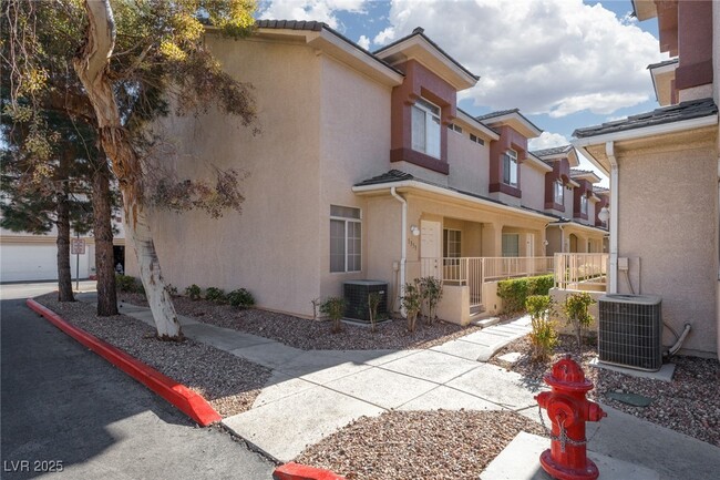 Photo - 1343 Dusty Creek St Townhome