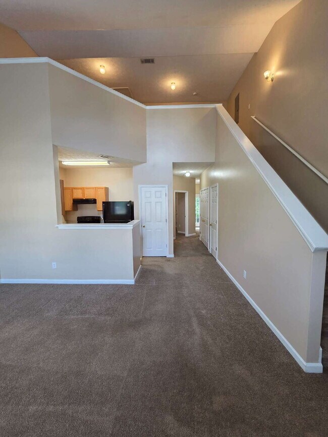 Photo - 2/2 Townhome close to shopping and dining