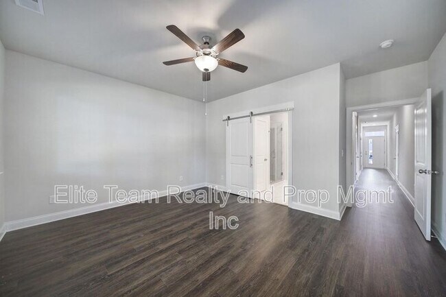 Photo - 2432 Arty Ave