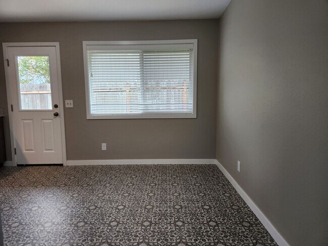 Photo - 2505/2511 Yew St Unidad 2511