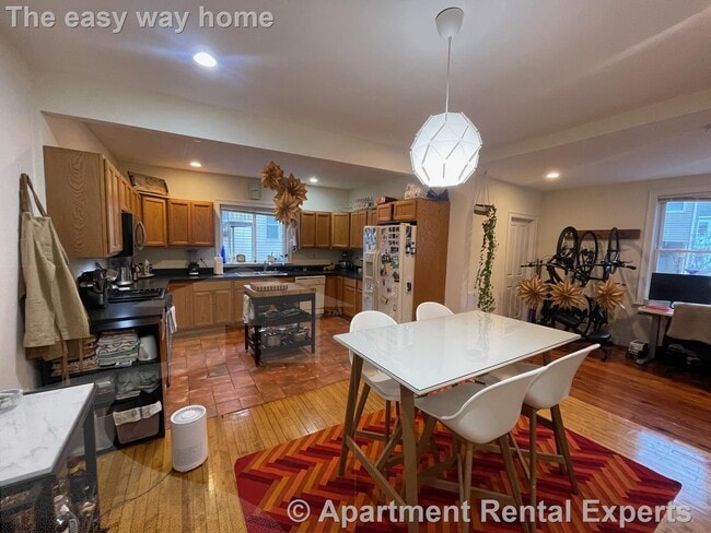 Photo - 23 Hall St Unit #1