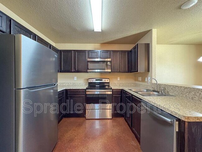 Photo - 1526 Brady Way