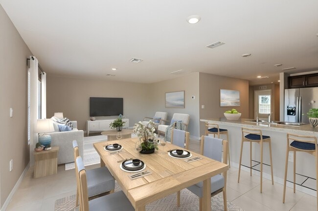 Photo - 548 Woodview Dr