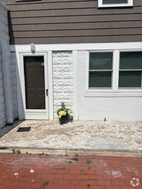 Building Photo - 5 Greenwich Ave Unit E Rental