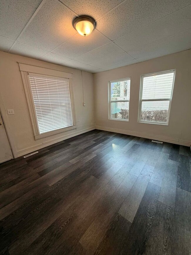 Photo - 210&amp;210 1/2 S Pearl Unit 210 S Pearl